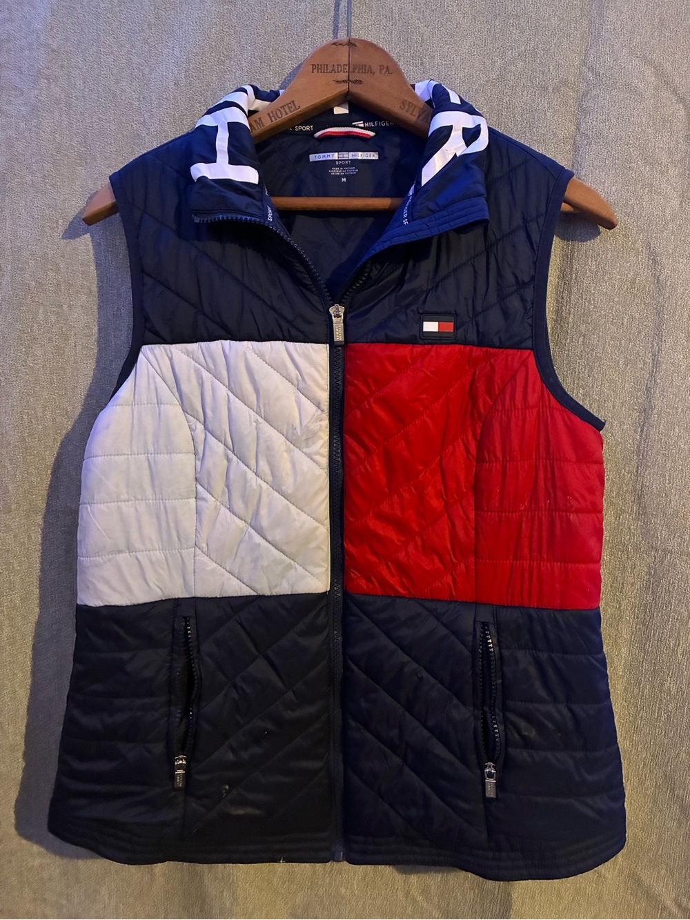 Tommy Hilfiger Navy, Red & White Quilted Colorblock Vest size M